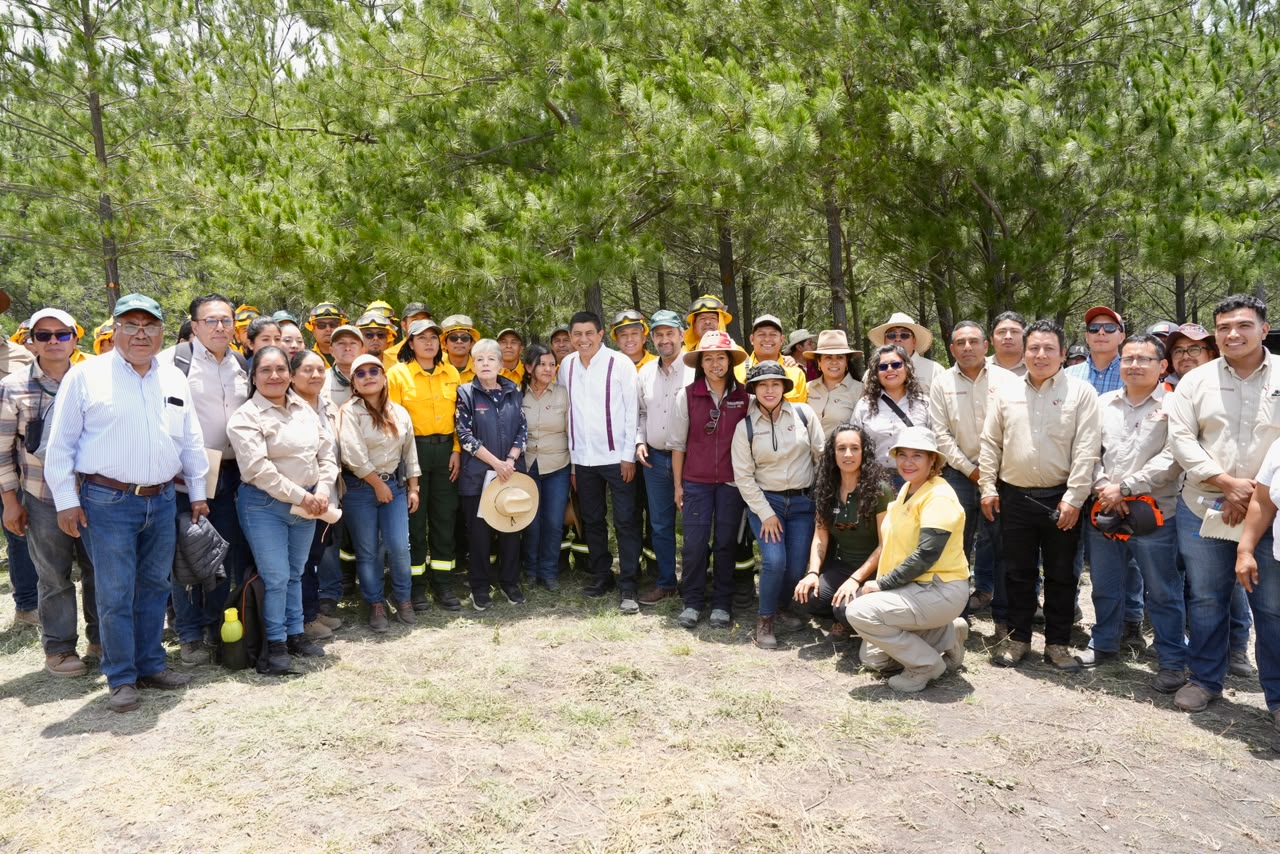 Alianza por el futuro: oaxaca y el gobierno de méxico fortalecen la restauración ecológica y la reforestación la revista del sureste mx El Gobernador Salomón Jara Y La Titular De La Semarnat Alicia Bárcena Encabezan La Reforestación Nacional 2026 En La Zona Chocho-Mixteca De Oaxaca.