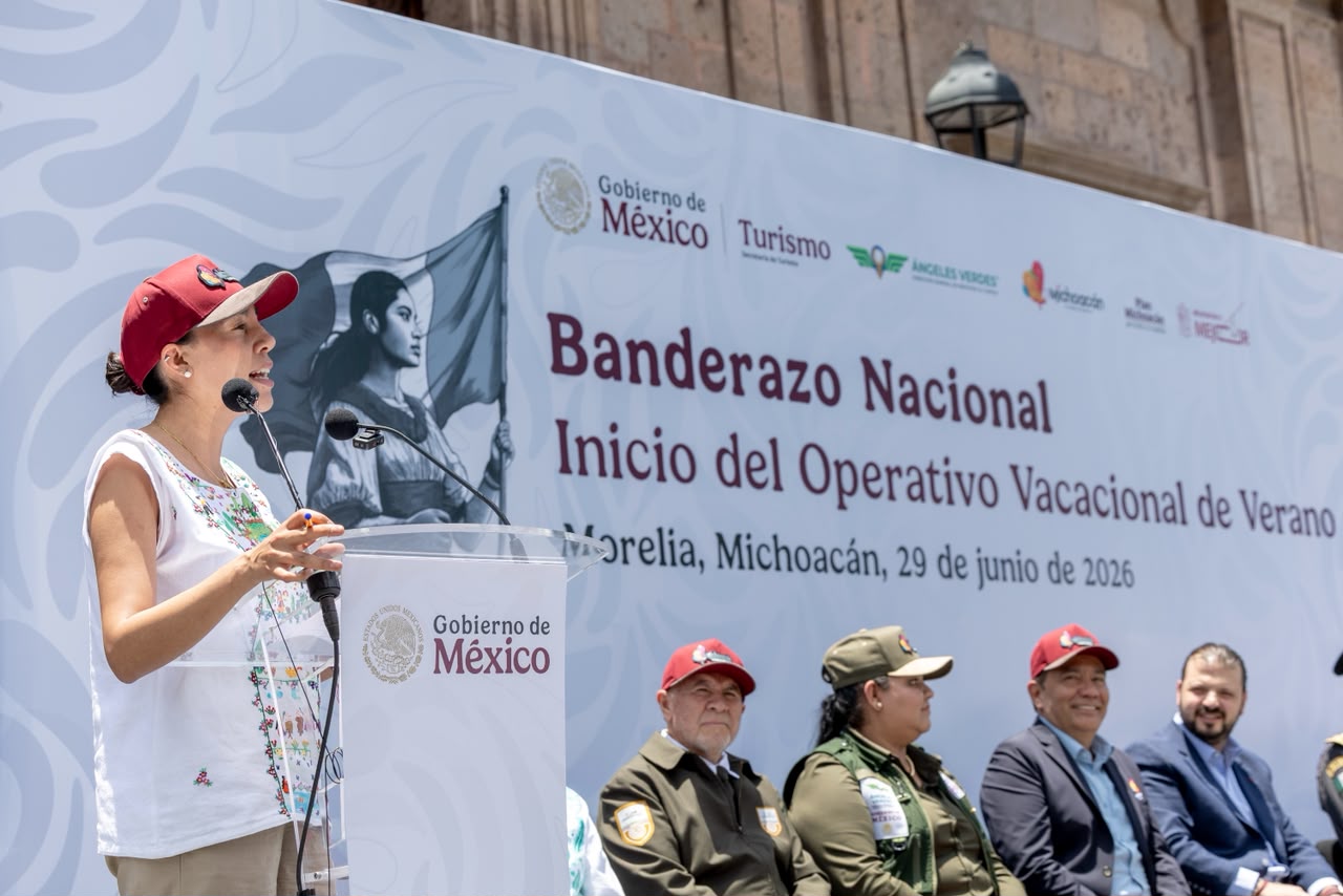 La Secretaria De Turismo De México, Josefina Rodríguez Zamora, Dando Un Discurso En El Estrado Del Banderazo Nacional Del Operativo Vacacional De Verano 2026 En Morelia.