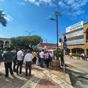 Sismo de 7. 4 en chiapas: alerta de tsunami y saldo blanco la revista del sureste mx Infografía Del Boletín Oficial Del 17 De Julio De 2026, Emitida Por Protección Civil De Chiapas, Que Detalla Un Sismo Magnitud 7.4. Muestra Un Mapa Con El Epicentro Al Suroeste De Cd. Hidalgo Y Un Gráfico De Barras Comparativo De Sismos Acumulados En México Por Estado, Donde Chiapas Ocupa El Tercer Lugar Con 3,470 Eventos.