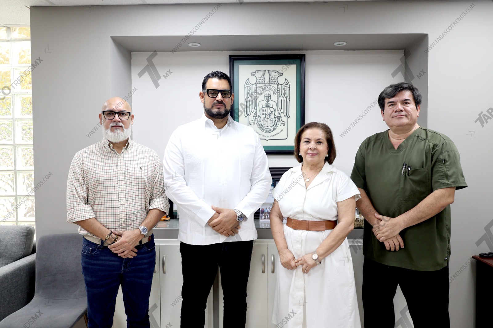 Directivos Del Hospital Zumaya Y Autoridades De La Ujat Durante La Reunión Para Concretar Alianzas De Formación Médica En Tabasco.