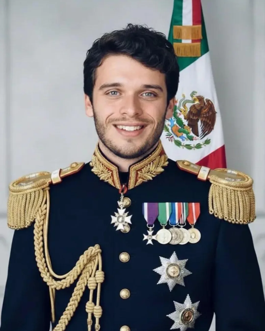 El heredero silencioso: ¿Quién es el joven que reclamaría el trono en un hipotético Imperio Mexicano?