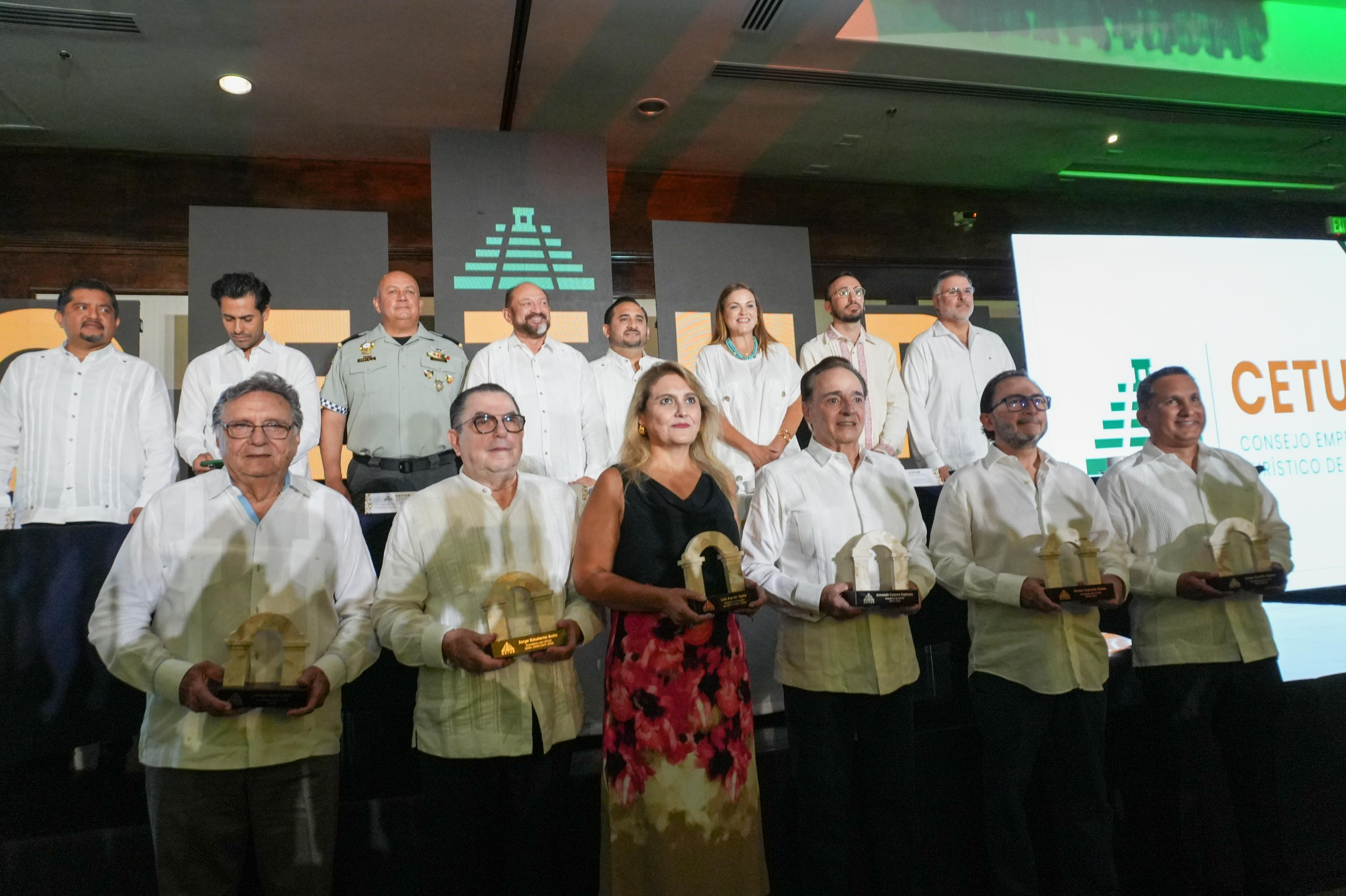 Gobierno del estado y sector empresarial refrendan alianza estratégica para consolidar el liderazgo turístico de yucatán la revista del sureste mx Gobierno Del Estado Y Sector Empresarial Refrendan Alianza Estrategica Para Consolidar El Liderazgo Turistico De Yucatan