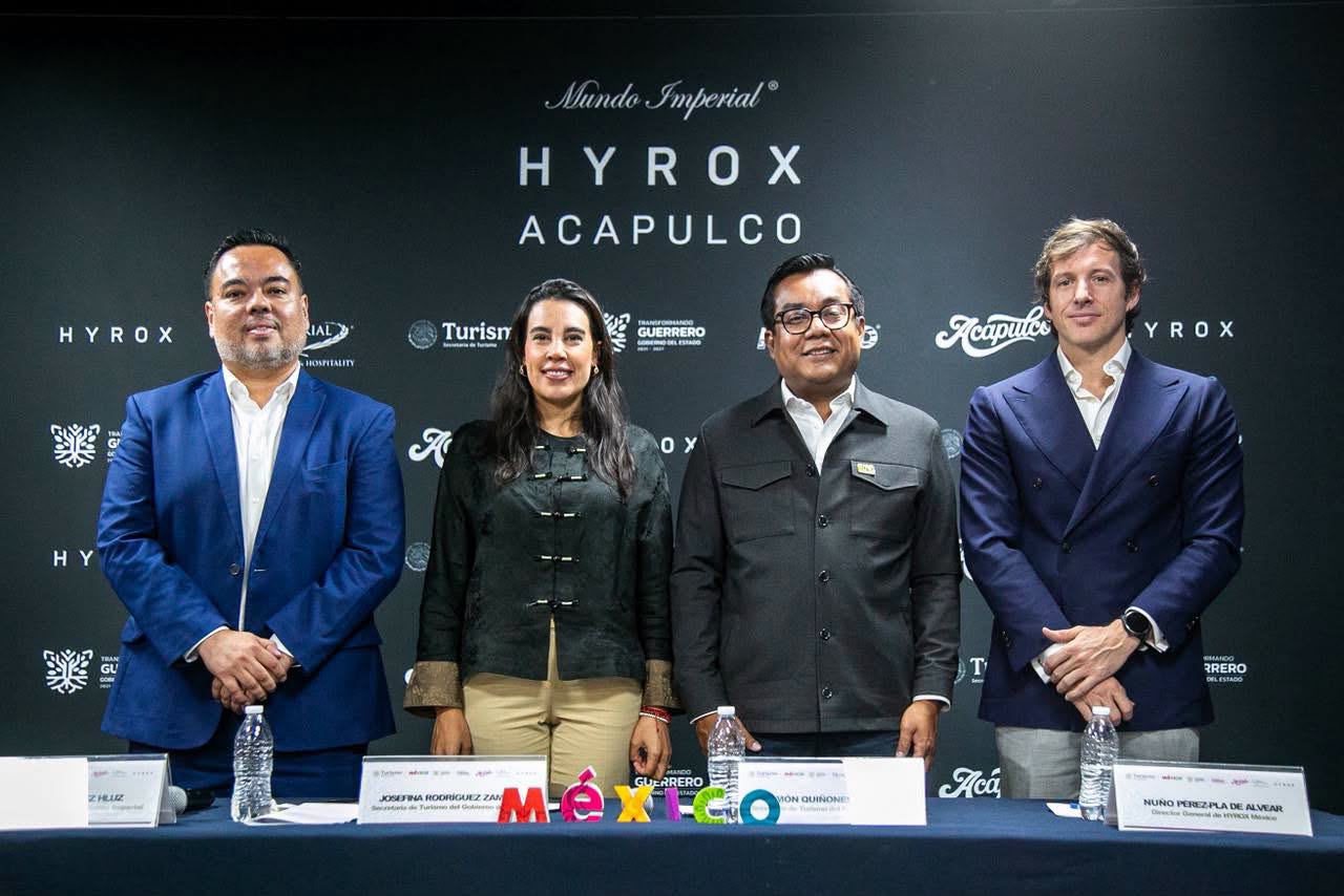Directivos Y Autoridades Turísticas De México, Guerrero, Mundo Imperial Y Hyrox De Pie Durante La Rueda De Prensa De Presentación Del Evento Hyrox Acapulco 2026 En Punto México.
