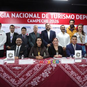 Campeche proyecta una derrama de 27. 4 mdp con la estrategia nacional de turismo deportivo la revista del sureste mx Conferencia De Prensa De La Estrategia Nacional De Turismo Deportivo Campeche 2026, Con Autoridades Federales Y Estatales Sentadas En La Mesa Principal Y Panelistas De Pie Al Fondo.