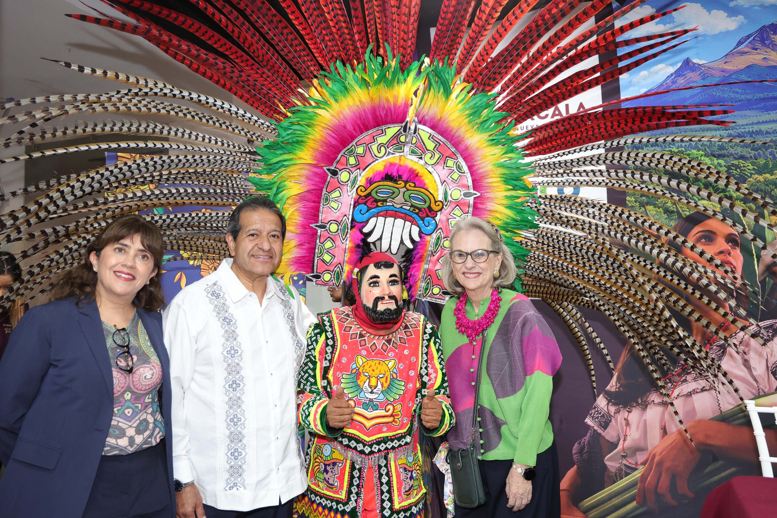 Feria de tlaxcala 2026 estrenará recinto renovado y buscará un quinto récord guinness para la entidad la revista del sureste mx Presentación Oficial De La Feria De Tlaxcala 2026 Recinto Renovado Con Autoridades Turísticas Y Un Danzante Tradicional Con Penacho De Plumas.