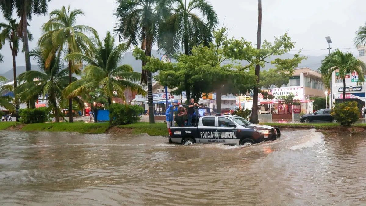 Huracán Simón categoría 4: Alerta Roja en Jalisco y Colima ante posible impacto