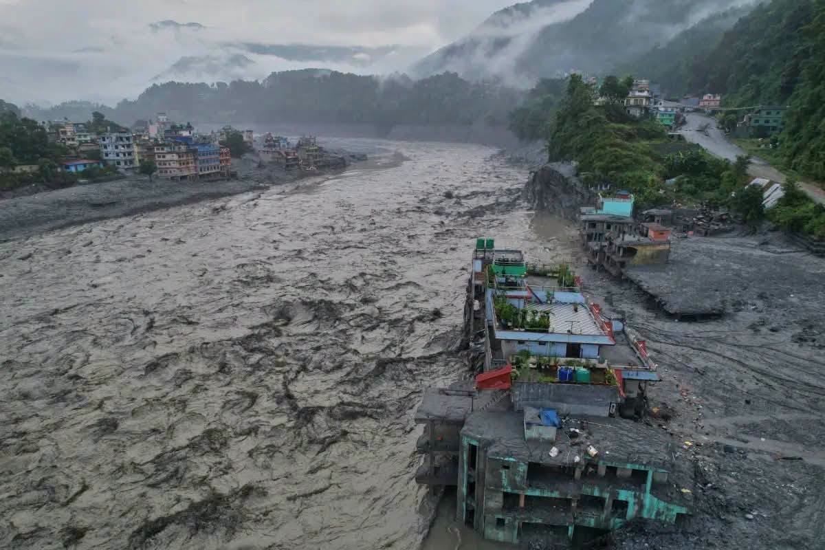 Inundación En Nepal Arrasa Viviendas Y Puentes Emergencia Por Crecida Del Río Budhi Gandaki