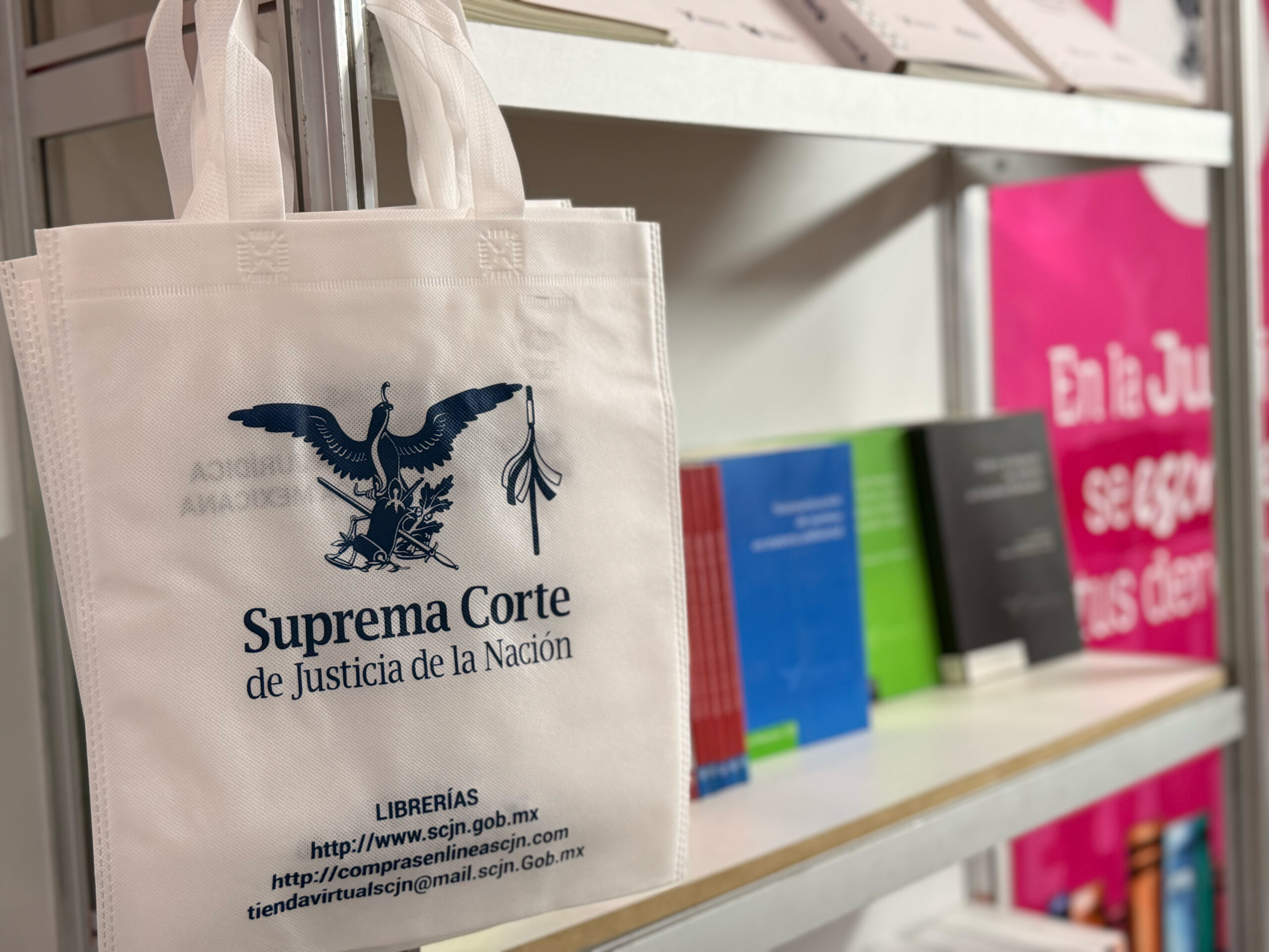 La Suprema Corte Impulsa La Cultura Jurídica Y Los Derechos Humanos En La Fil Monterrey 2026