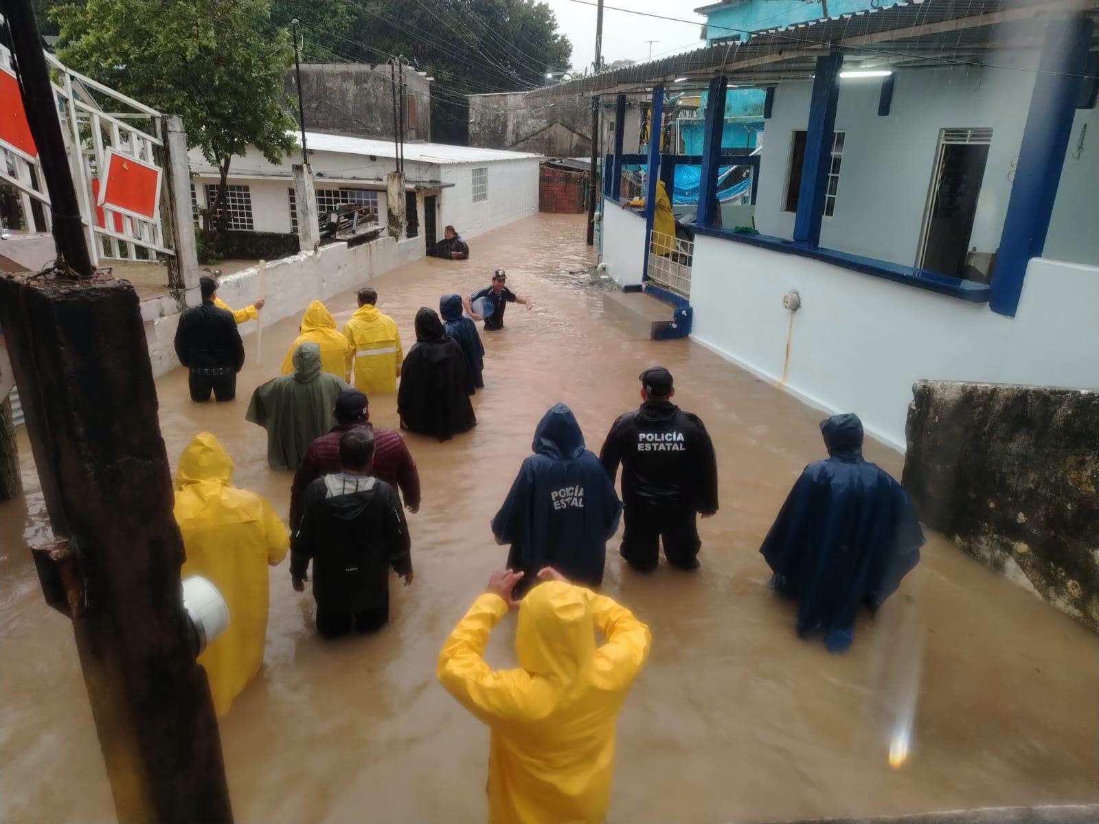 Lluvias En El Sur De Veracruz Evacuaciones En Agua Dulce Y Clases Suspendidas En 29 Municipios